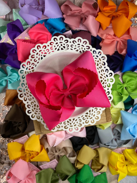 5.5 inch oversize scalloped hair bows in assorted colors - Alternative view