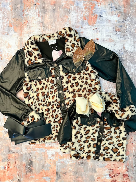 Black animal print coats in mom and girl sizes - Alternative view