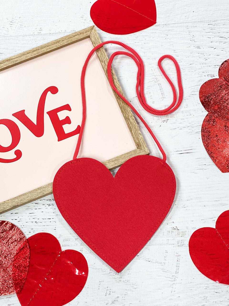 Red heart felt novelty crossbody purse for girls.