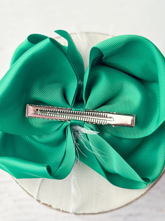 Back of bow with single prong alligator clip - Alternative view