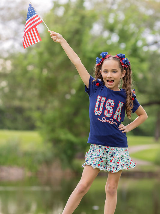model wearing the USA Flower Shorts Set