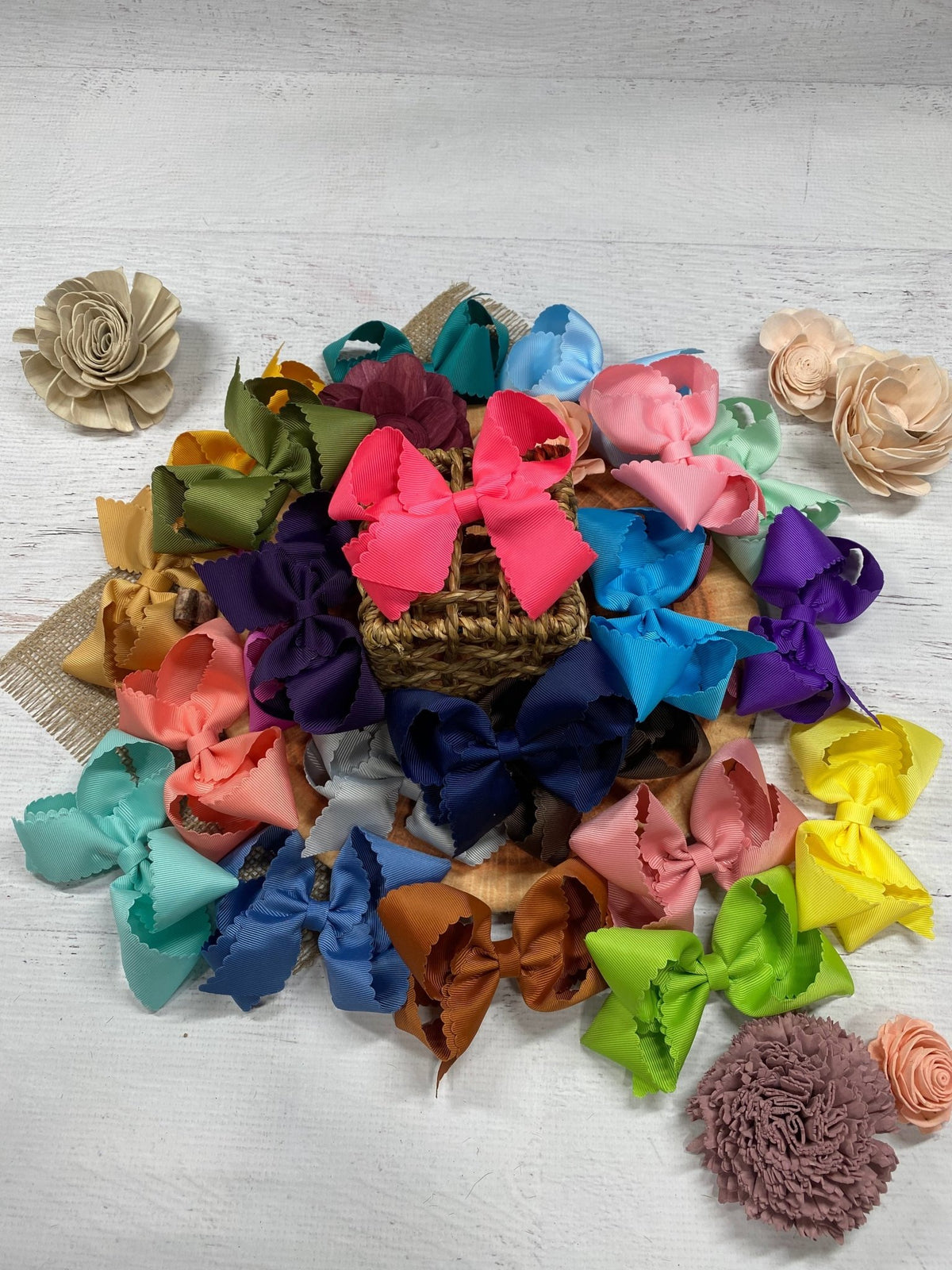 4.5 inch classic scalloped hair bows in assorted colors