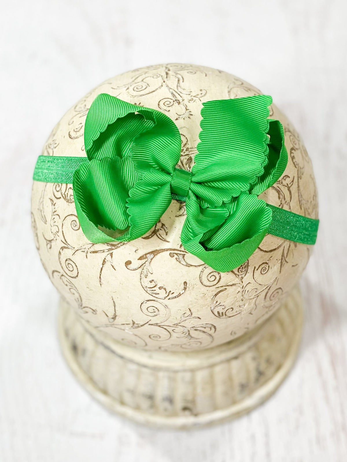 4.5 inch emerald classic scalloped hair bow on satin headband