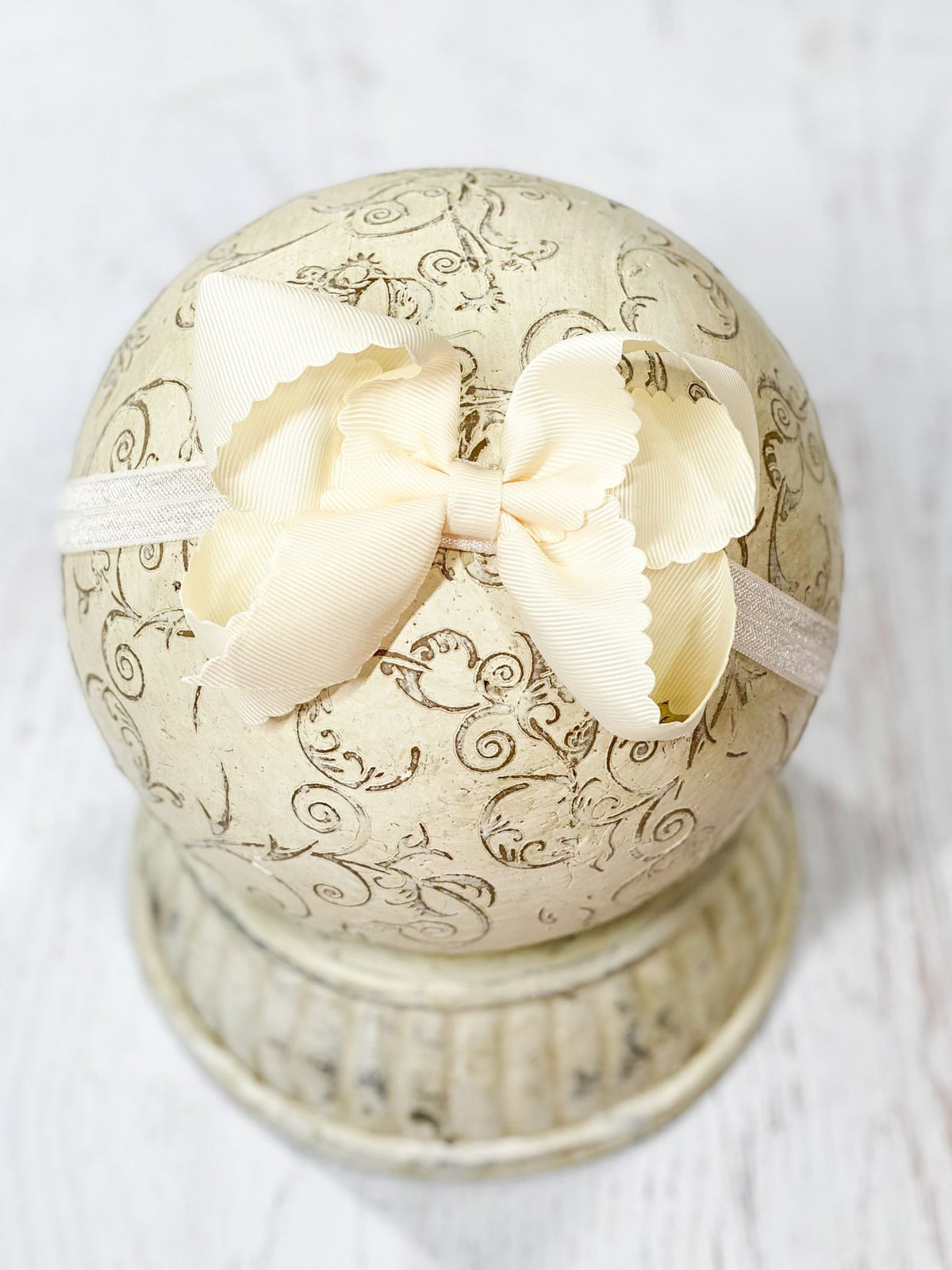 4.5 inch ivory classic scalloped hair bow on satin headband