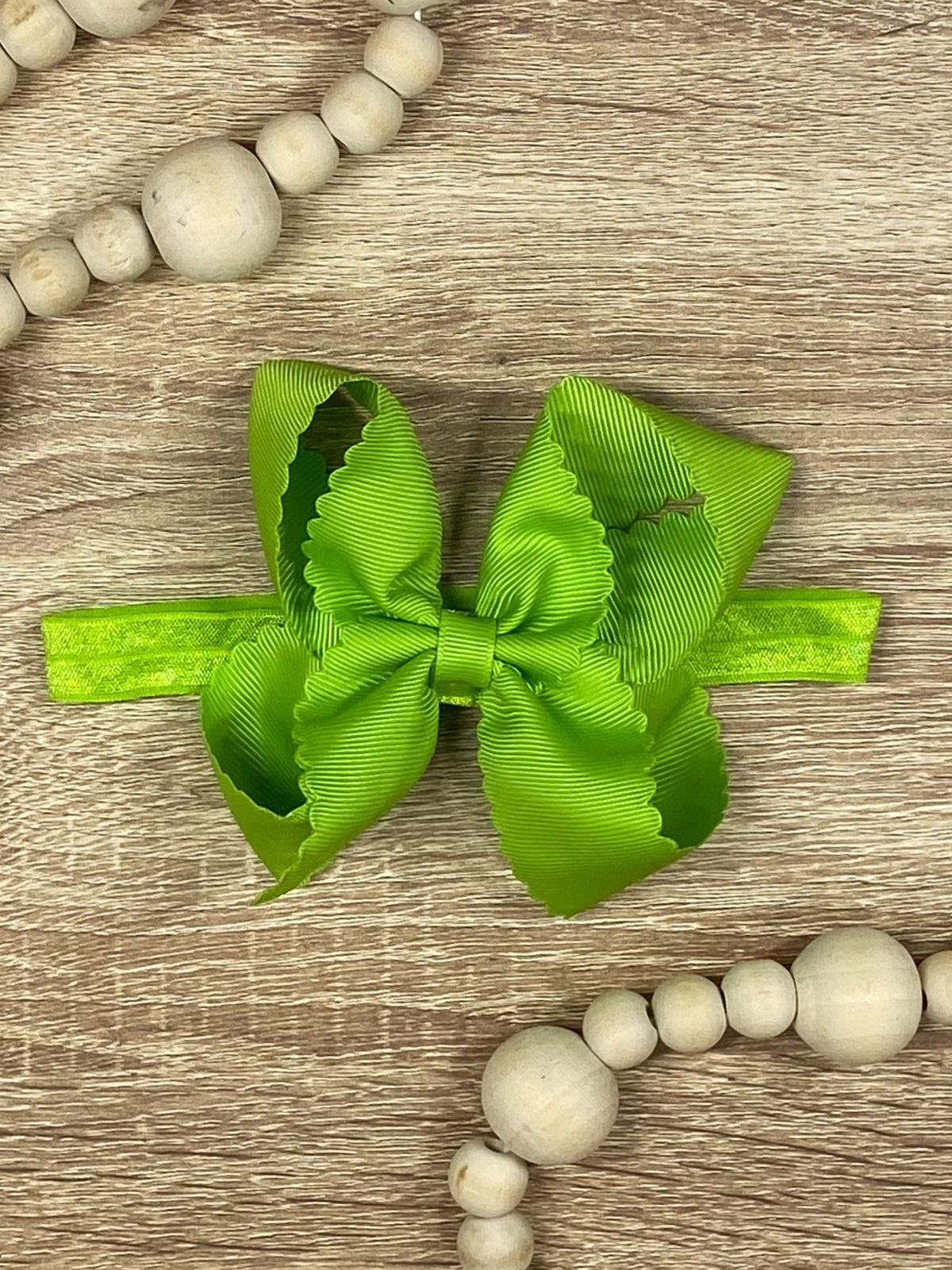 4.5 inch lime green classic scalloped hair bow on satin headband