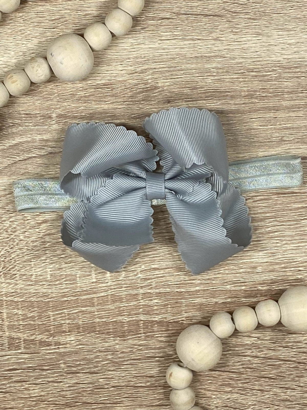 4.5 inch silver classic scalloped hair bow on satin headband