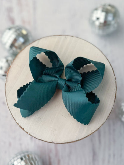 4.5 inch hunter green classic scalloped hair bow