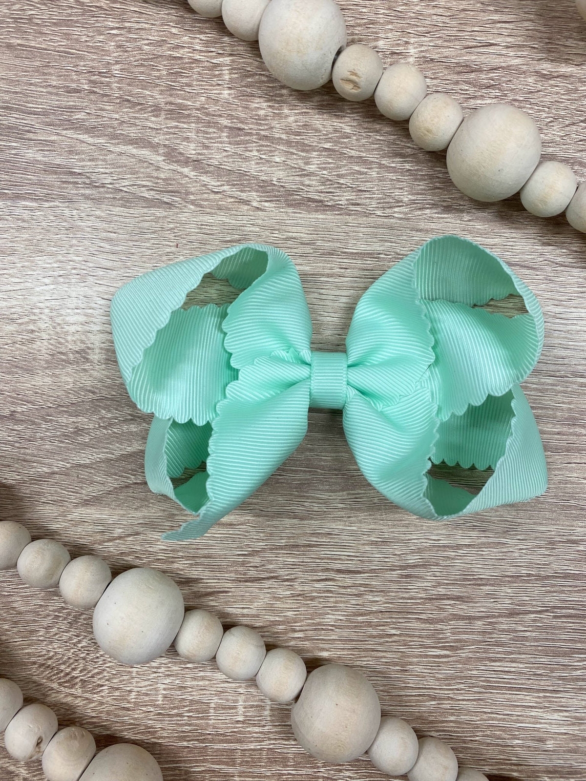 4.5 inch mint classic scalloped hair bow