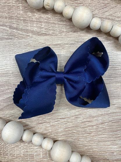 4.5 inch navy classic scalloped hair bow