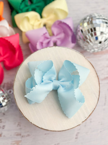 4.5 inch sky blue classic scalloped hair bow