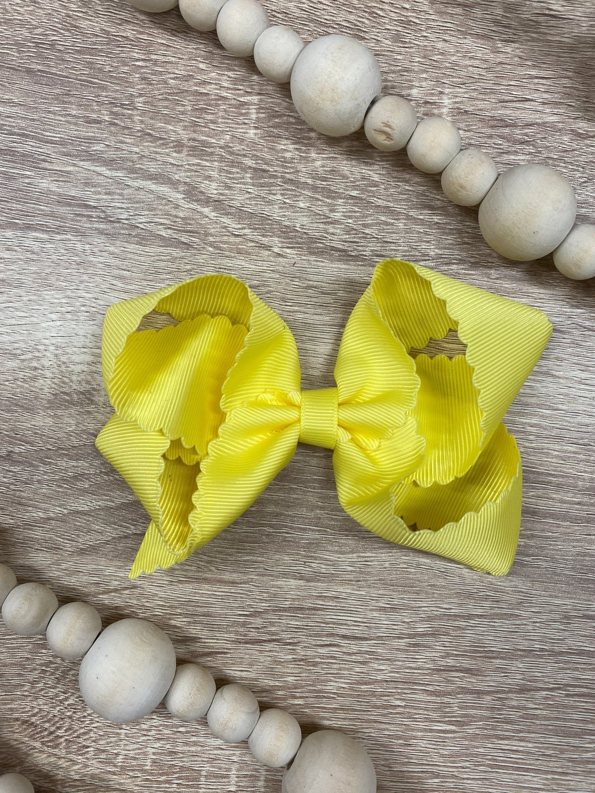 4.5 inch yellow classic scalloped hair bow