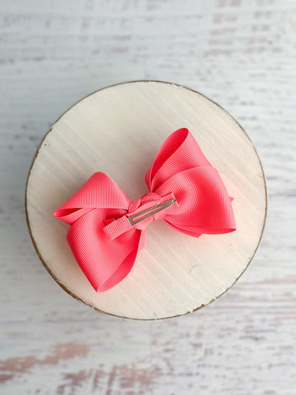 Back of a 4 inch essential grosgrain hair bow