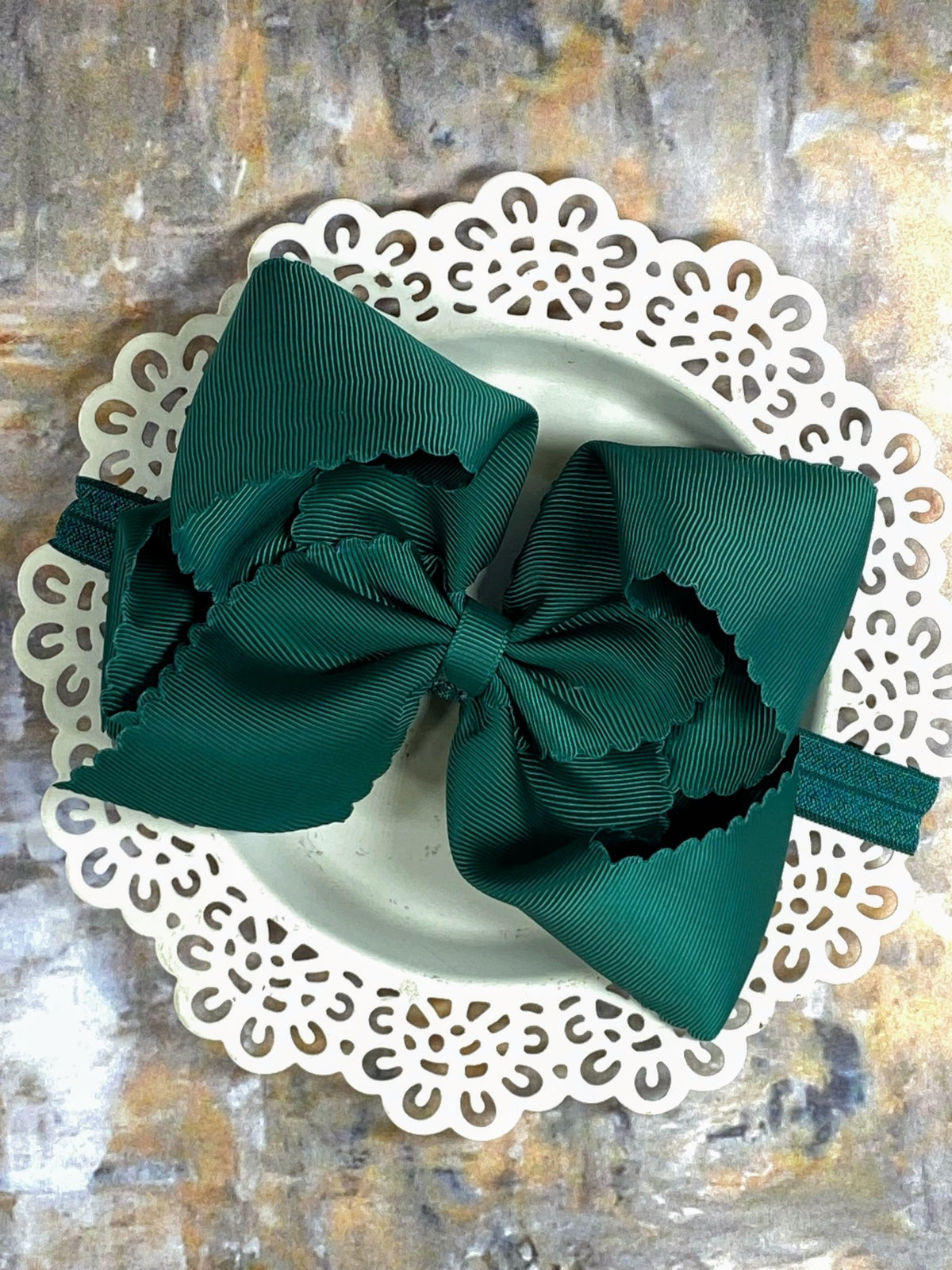 5.5 inch hunter green oversize scalloped hair bow on satin headband