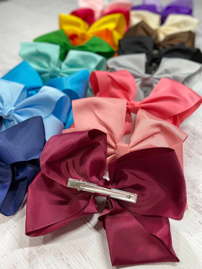 Back of a 6.5 inch Texas size grosgrain hair bow