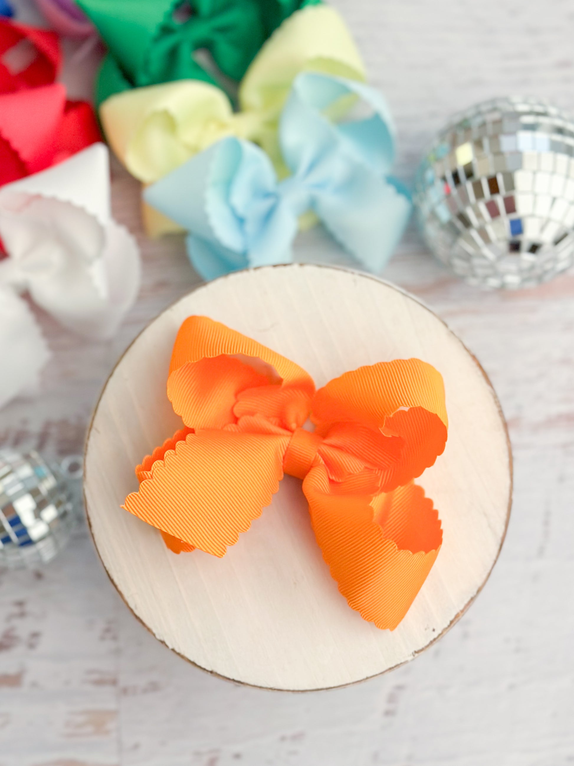 Scalloped Classic Size Bows with Alligator Clip orange