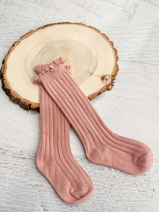 dusty rose ribbed lettuce edge ruffle socks