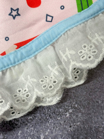 close up photo of lace ruffled edges