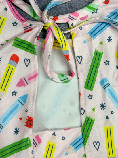 photo of the back of the dress-ties at neck
