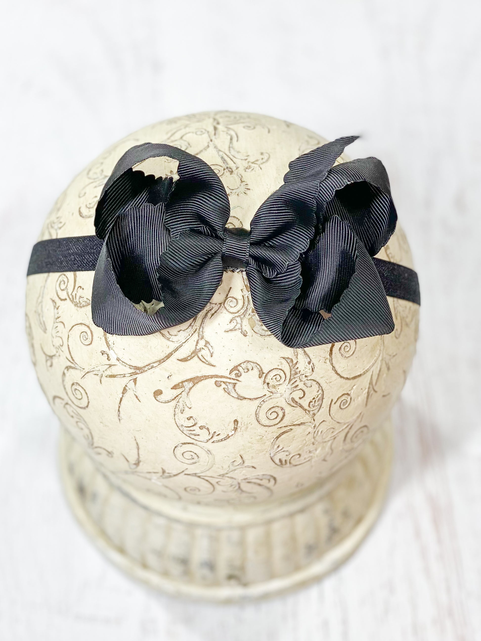 Black Scalloped Classic Size Bow Headband
