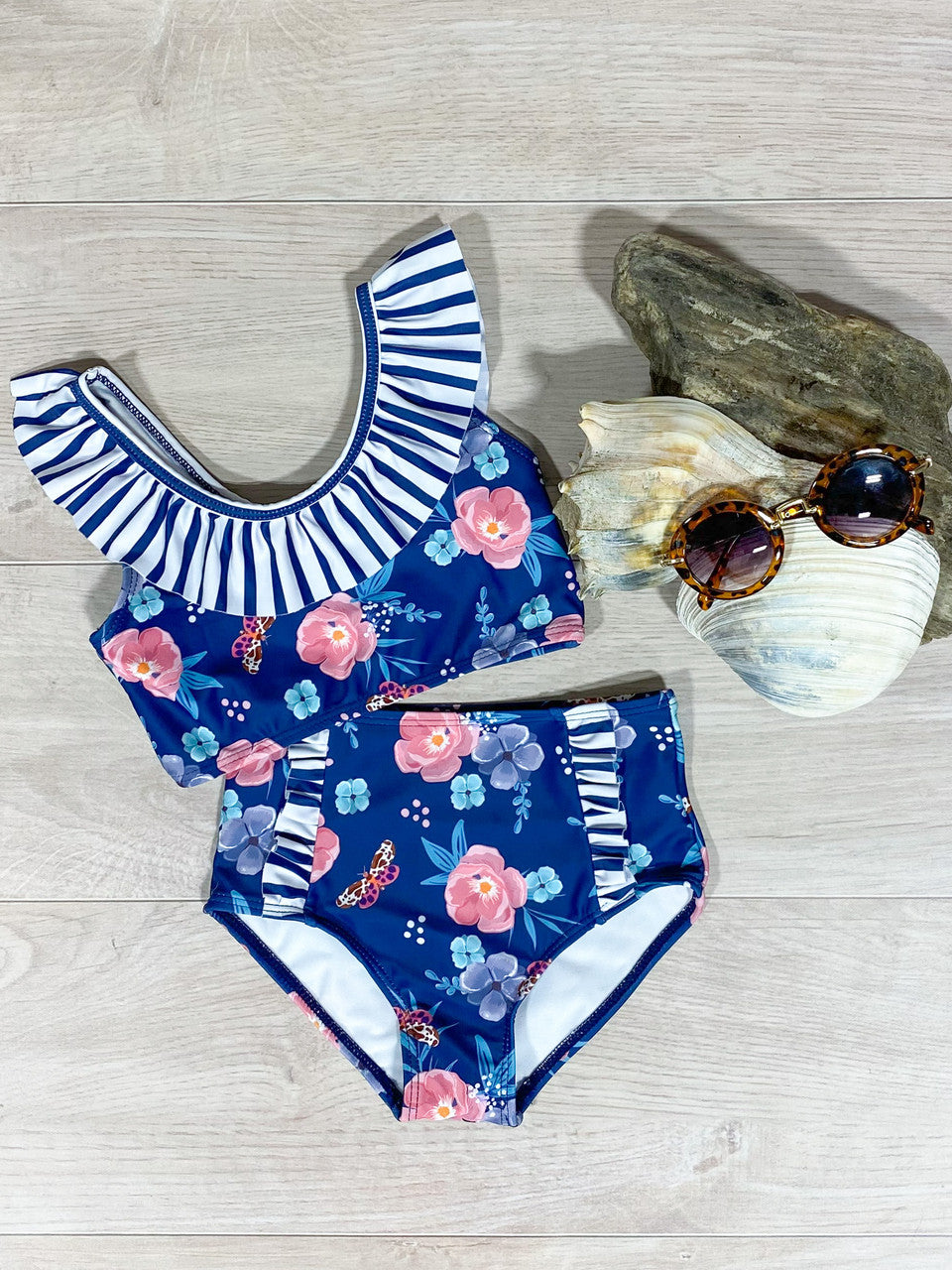 girls swimsuit