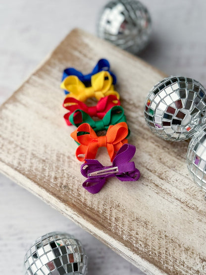 Back of bitty baby bows showing clips