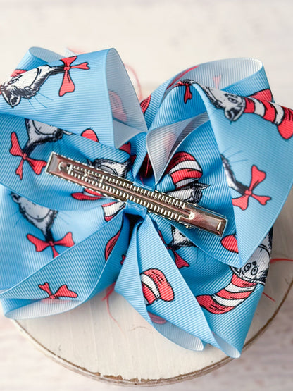 Back of bow with single prong alligator clip