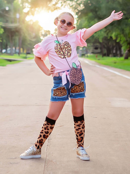 model wearing back to school shorts set - Alternative view