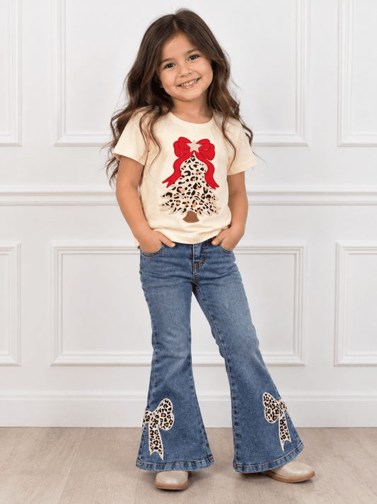 Ivory girls’ shirt with a leopard-print Christmas tree appliqué, oversized red bow and gold star - Alternative view