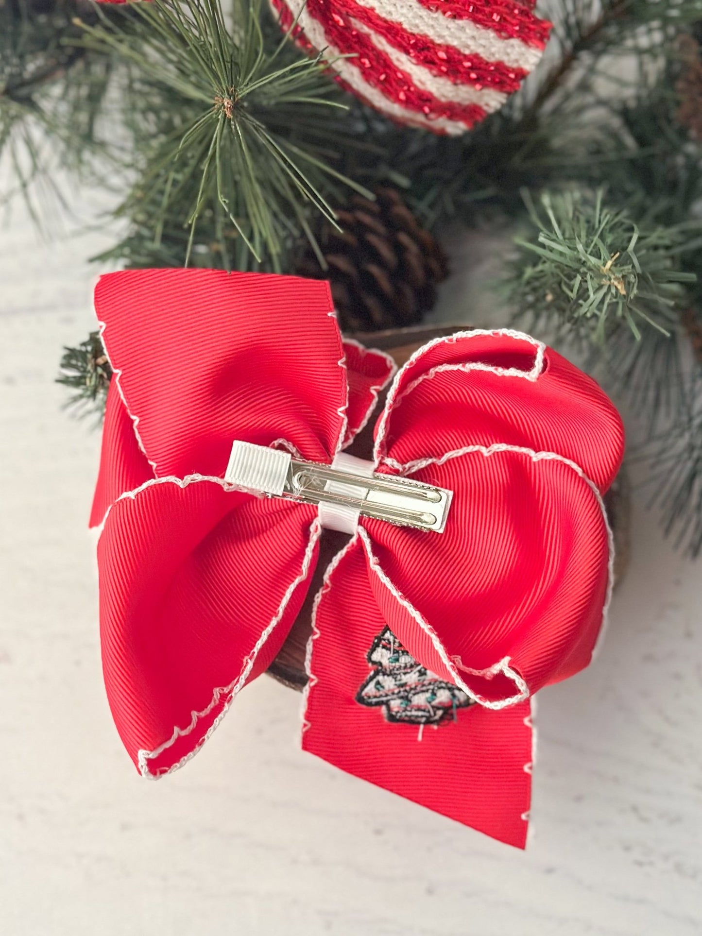 back of hair bow showing double prong clip