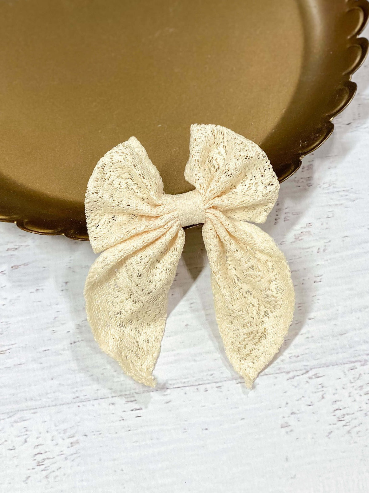 Ivory classic eyelet lace hair bow
