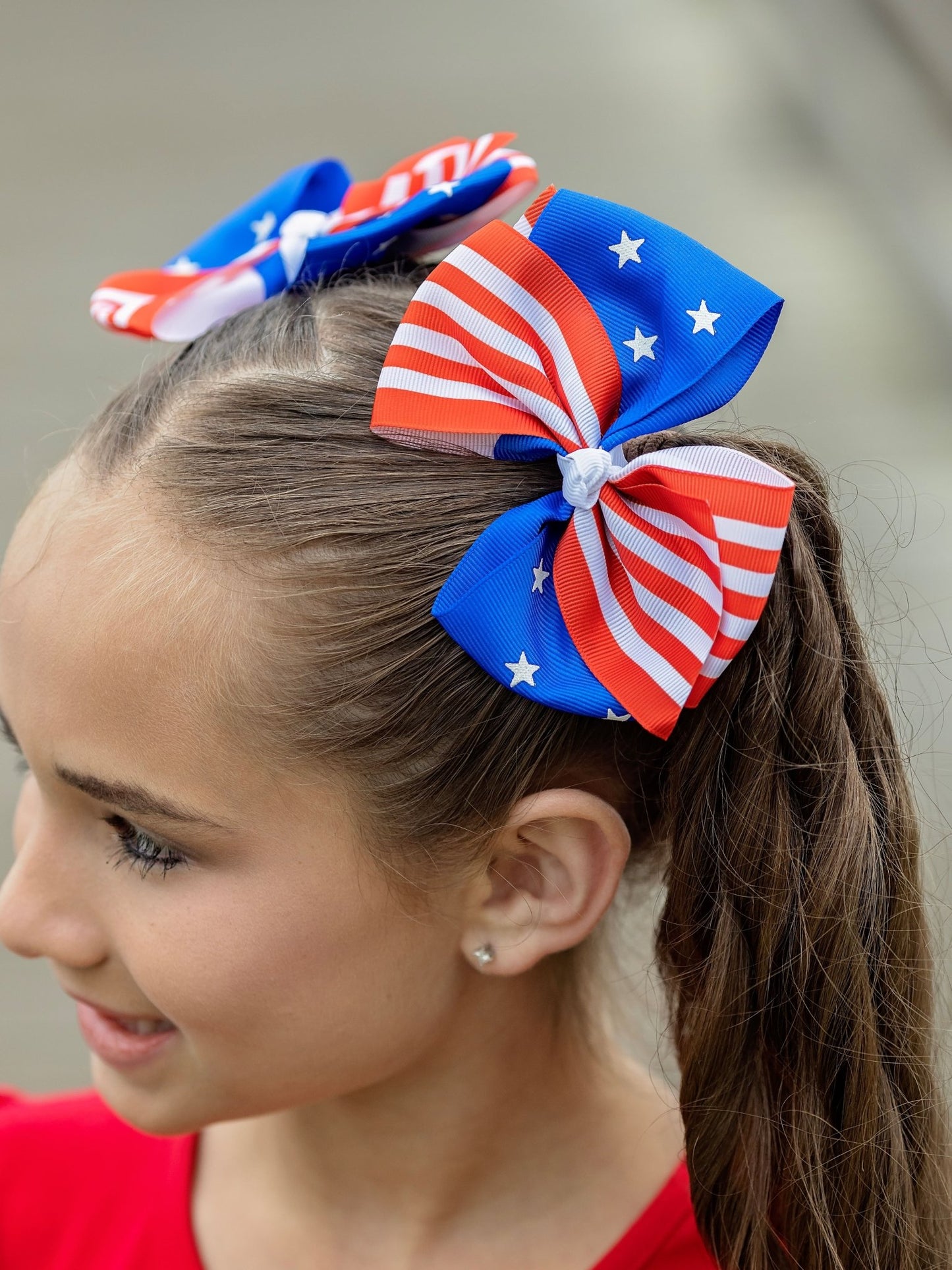 model wearing the Classic Oversize Flag Bow