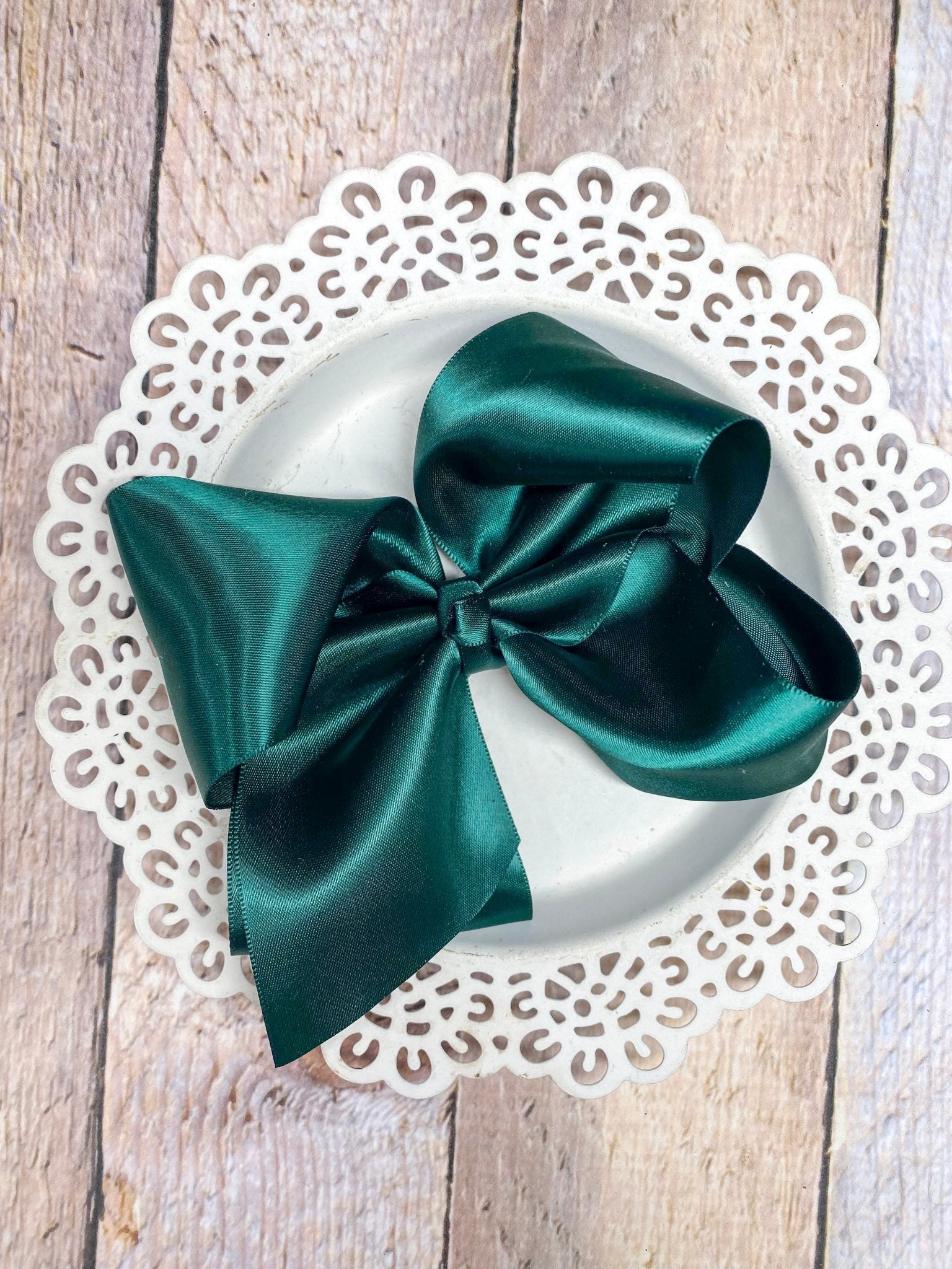 4.5 inch classic satin hair bow in hunter green for girls