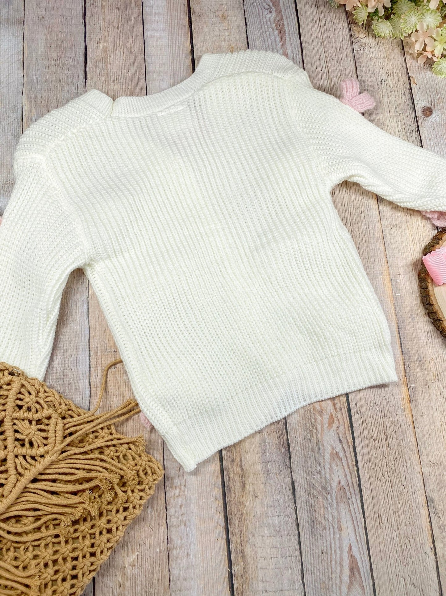 Back of cardigan/sweater no bows