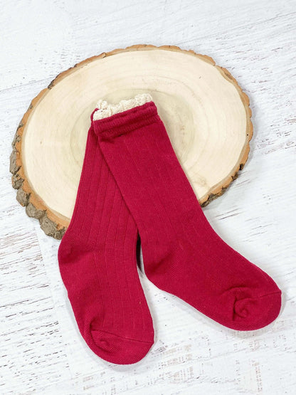 Lace trimmed socks in wine