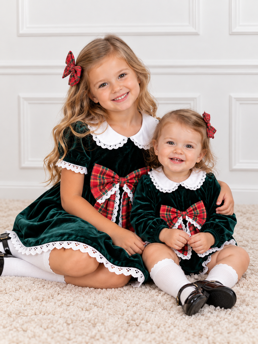 Girls green velvet Christmas dress with plaid bow and white lace trim - Alternative view
