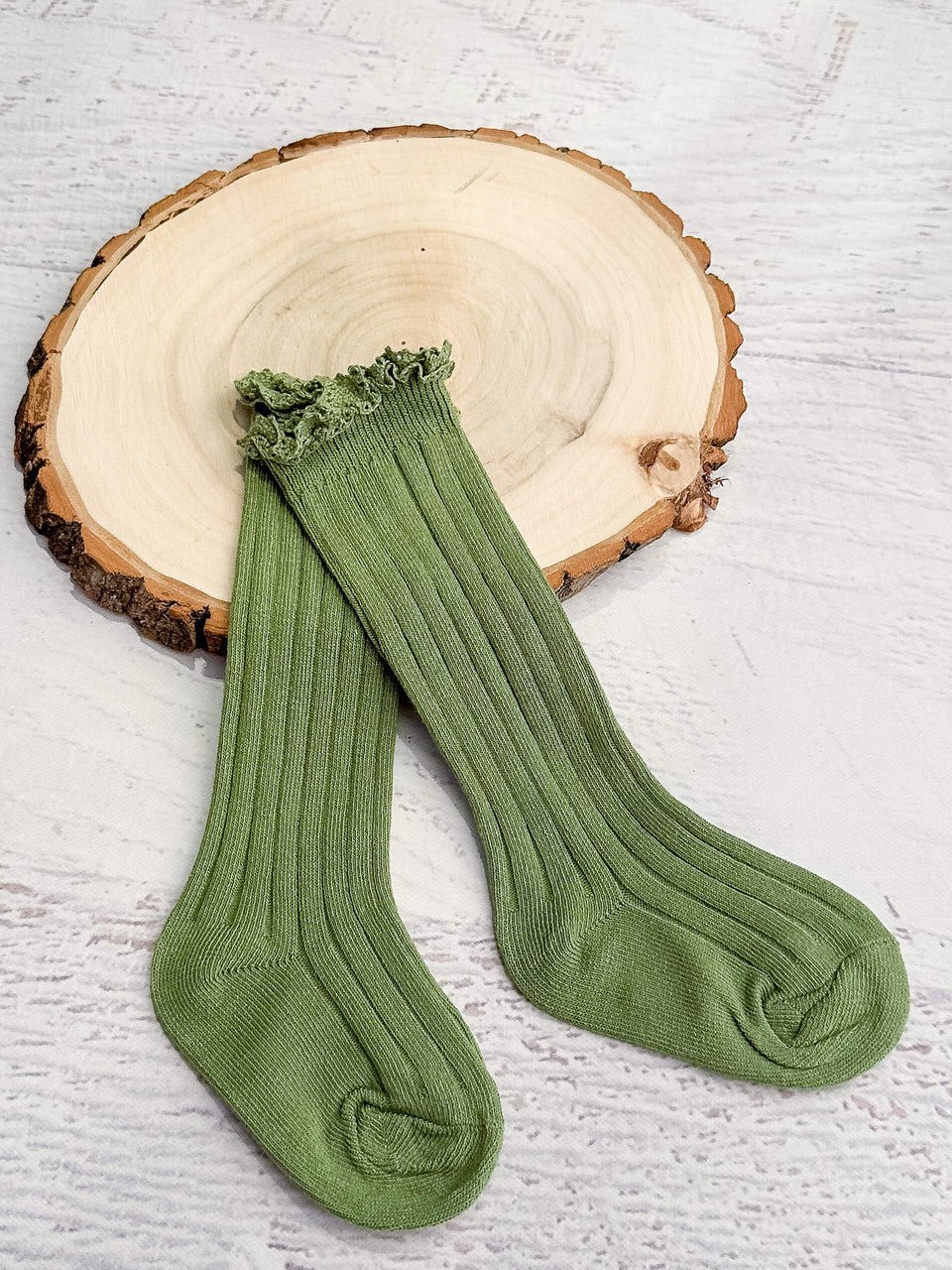 Moss green lettuce edge ruffle socks