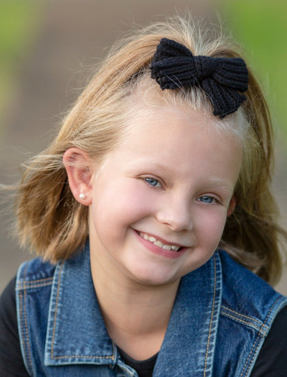 Knitted Hair bow on model in black