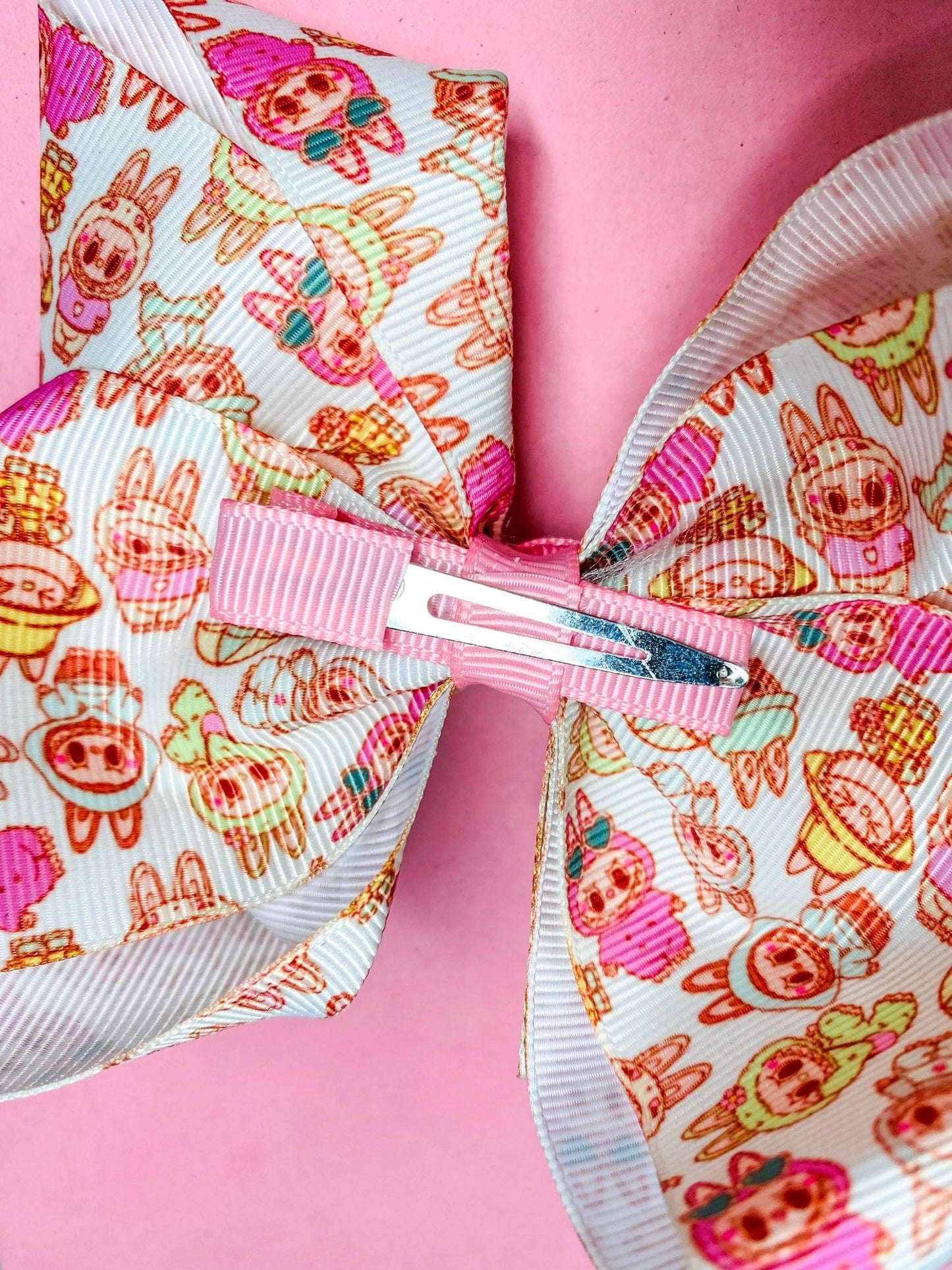 hair clip on back of bow