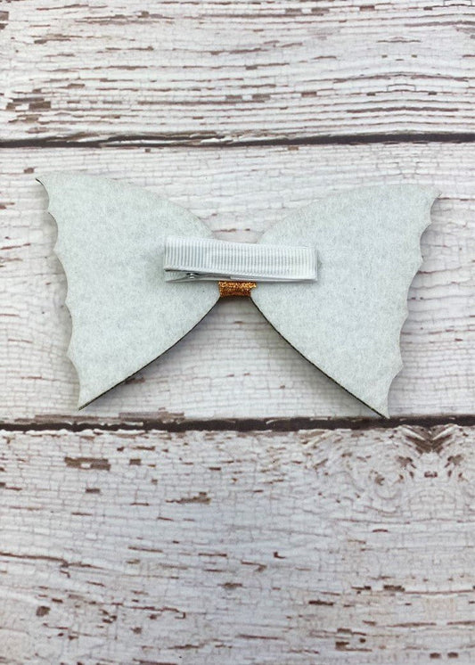 About 5" across and about 3" from top to bottom, and secures with a 2" lined single-pronged alligator clip. - Alternative view