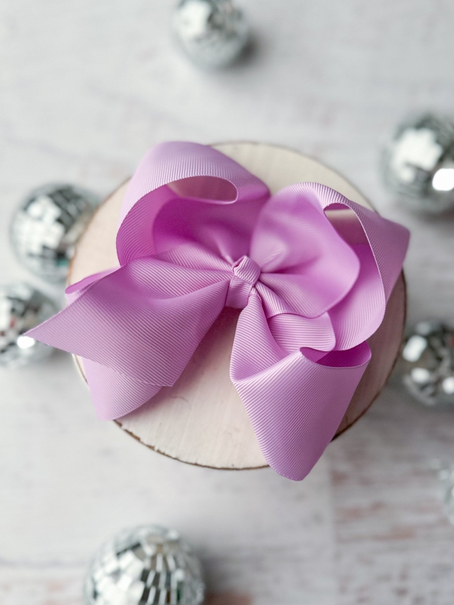 Lavender Oversize 5.5" hair bow for girls