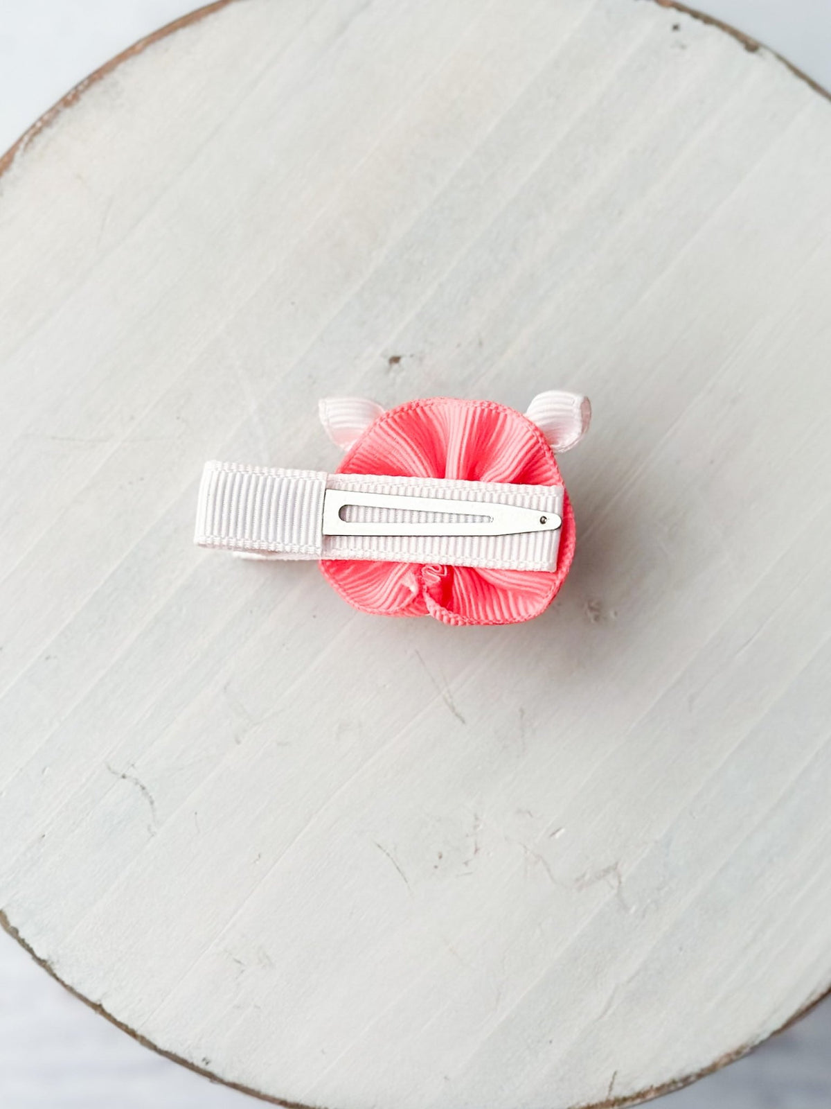 Back of pig clippie showing single prong alligator clip