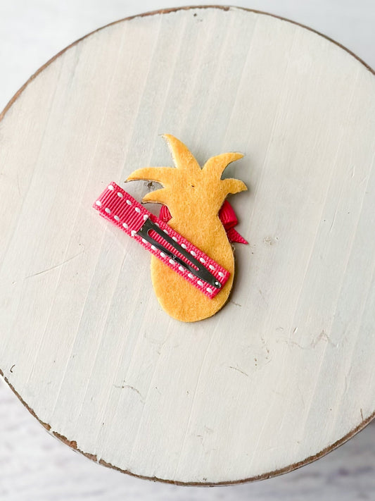 Back of bow with single prong alligator clip - Alternative view