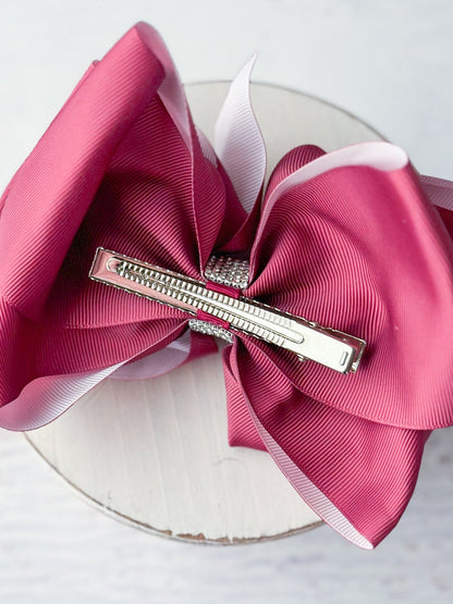 Back of bow with single prong alligator clip