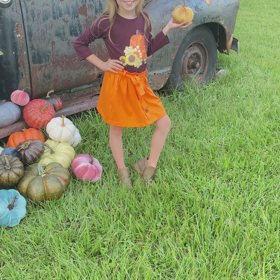 Sunflowers and pumpkin girls outfit video