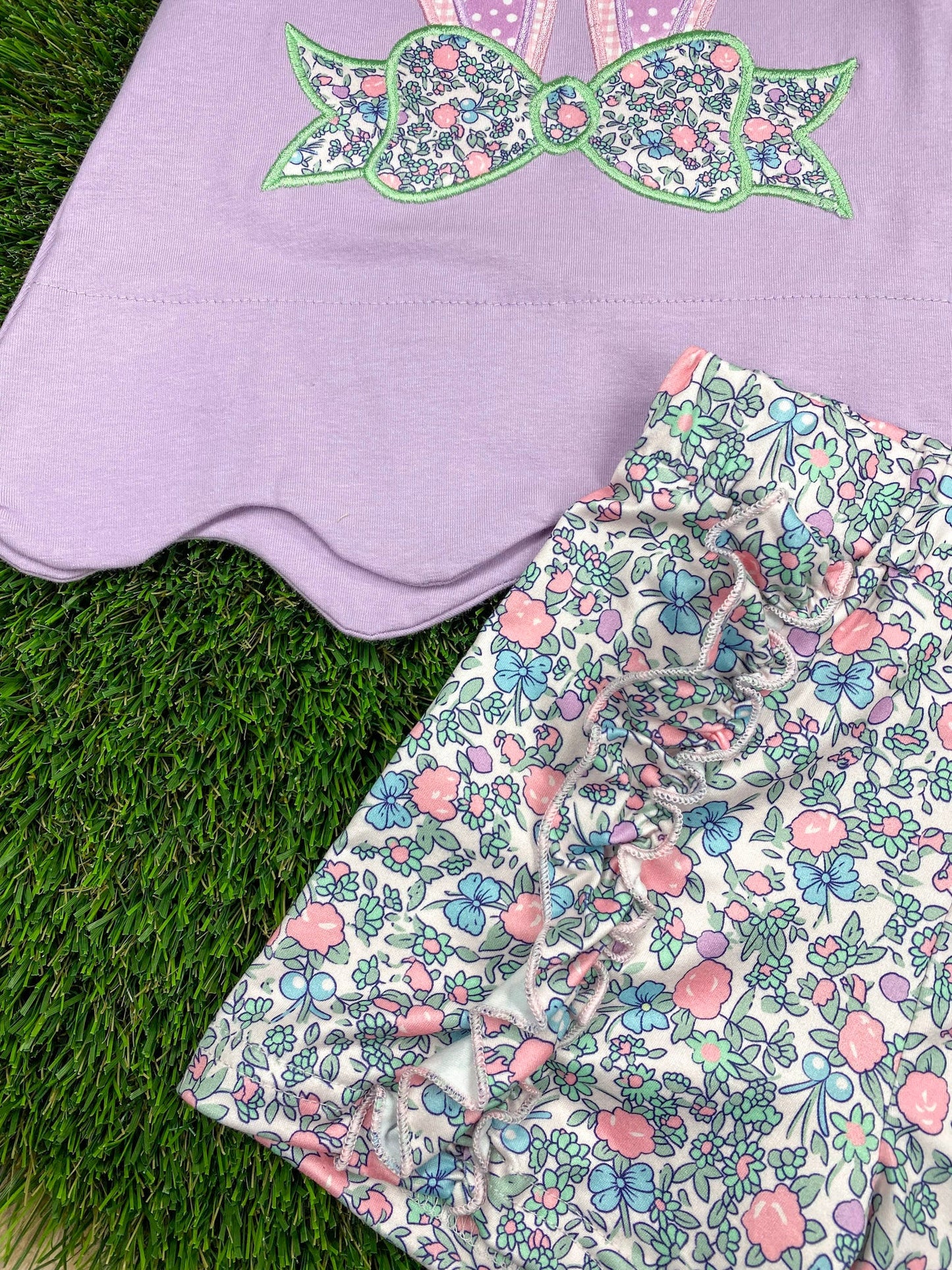 floral detail on Purple Bunny Appliqué Easter Shorts Set 