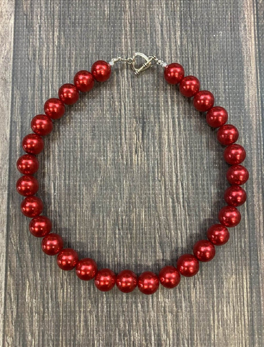 These chunky bead necklaces will be perfect accessories for your little one's photo session.  Each necklace is approximately 17". - Alternative view