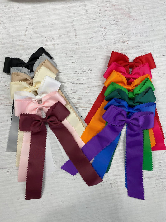 Scalloped long tail hair bows in assorted colors - Alternative view