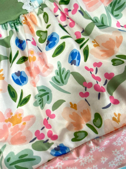 Close up detail of the floral design