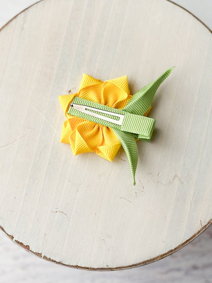 Back of sunflower clippie showing single prong alligator clip