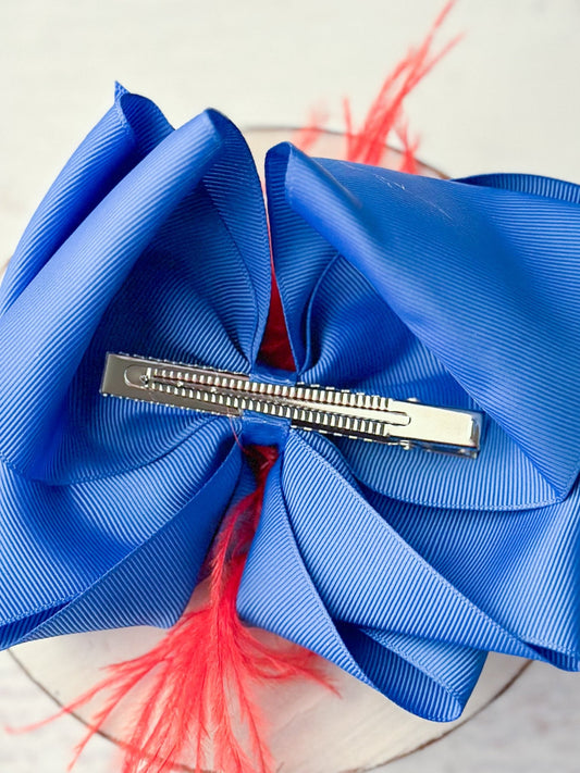 Back of bow with single prong alligator clip - Alternative view
